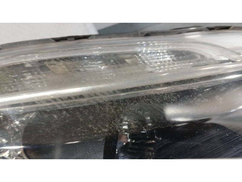 Recambio de faro derecho para peugeot 208 i (ca_, cc_) 1.2 vti 82 referencia OEM IAM 1685352780  
