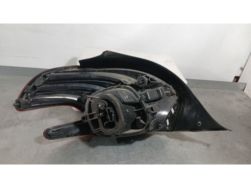 Recambio de piloto trasero derecho para peugeot 208 i (ca_, cc_) 1.2 vti 82 referencia OEM IAM 9825601180  
