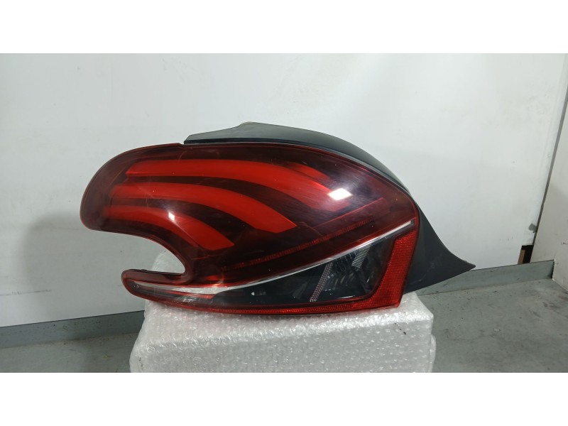 Recambio de piloto trasero izquierdo para peugeot 208 i (ca_, cc_) 1.2 vti 82 referencia OEM IAM 9825601280  