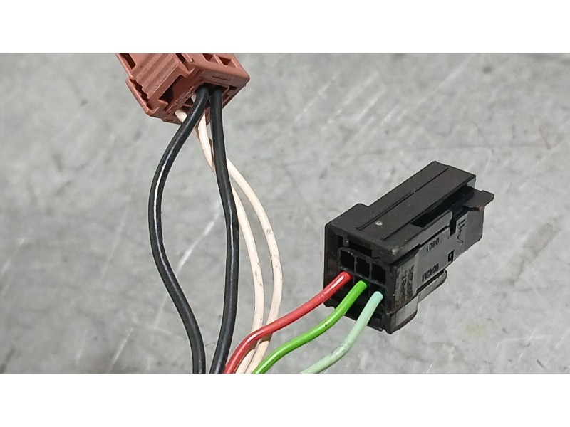 Recambio de retrovisor izquierdo para peugeot 208 i (ca_, cc_) 1.2 vti 82 referencia OEM IAM 1611240280  