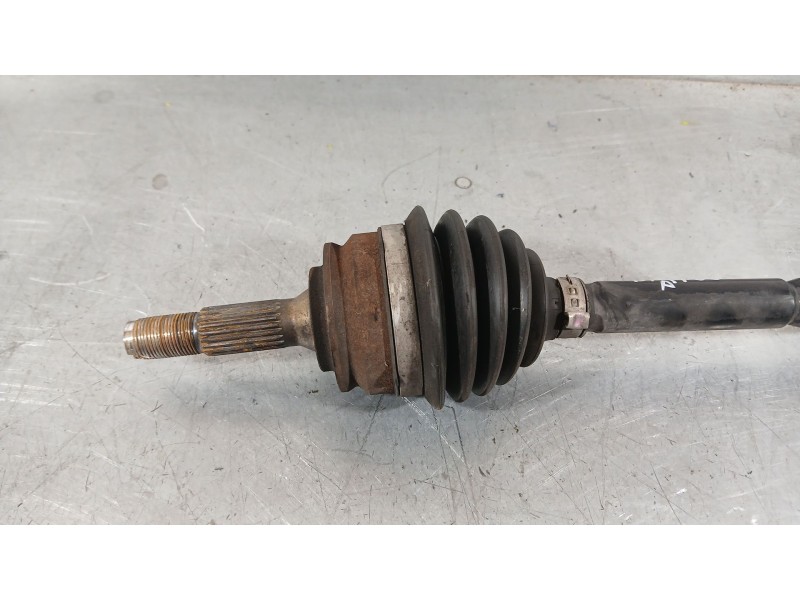 Recambio de transmision delantera izquierda para peugeot 208 i (ca_, cc_) 1.2 vti 82 referencia OEM IAM 9803959580  