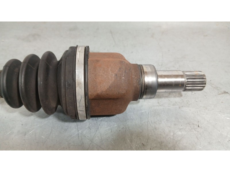 Recambio de transmision delantera izquierda para peugeot 208 i (ca_, cc_) 1.2 vti 82 referencia OEM IAM 9803959580  