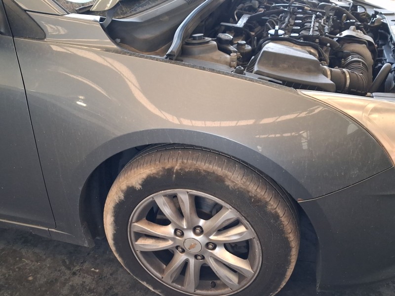 Recambio de aleta delantera derecha para chevrolet cruze (j300) 2.0 cdi referencia OEM IAM 95963448  