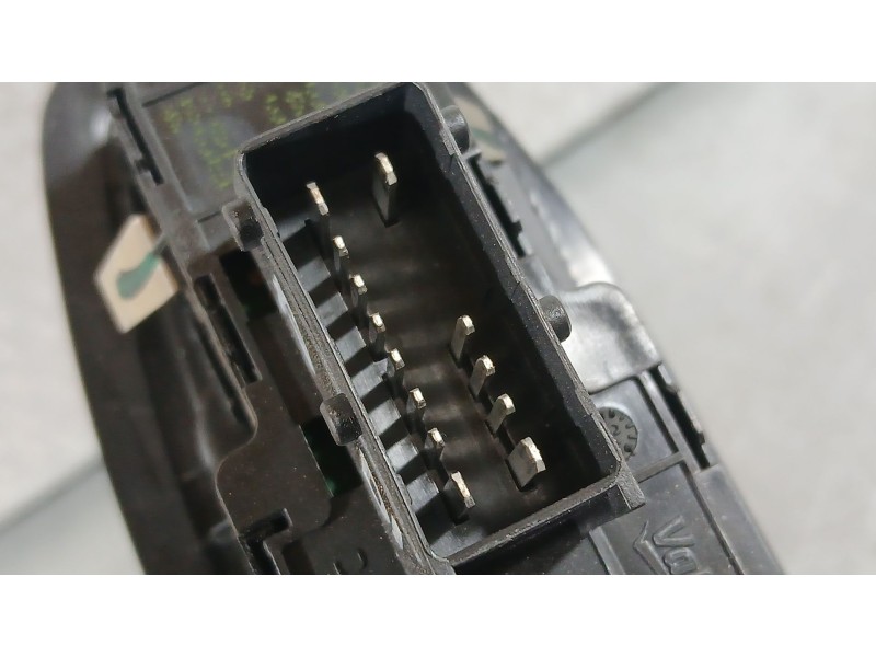 Recambio de mando elevalunas delantero izquierdo para peugeot 208 i (ca_, cc_) 1.2 vti 82 referencia OEM IAM 96751120MA  