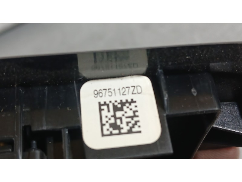 Recambio de mando elevalunas delantero izquierdo para peugeot 208 i (ca_, cc_) 1.2 vti 82 referencia OEM IAM 96751120MA  
