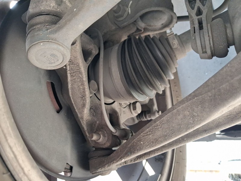 Recambio de mangueta delantera izquierda para chevrolet cruze (j300) 2.0 cdi referencia OEM IAM 13319482  