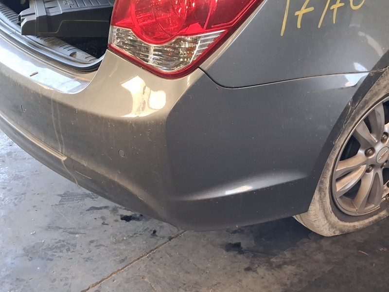 Recambio de paragolpes trasero para chevrolet cruze (j300) 2.0 cdi referencia OEM IAM 95415816 TOCADO 