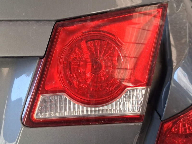 Recambio de piloto trasero derecho interior para chevrolet cruze (j300) 2.0 cdi referencia OEM IAM 95130773  