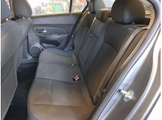 Recambio de asientos traseros para chevrolet cruze (j300) 2.0 cdi referencia OEM IAM   