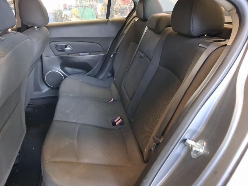 Recambio de asientos traseros para chevrolet cruze (j300) 2.0 cdi referencia OEM IAM   