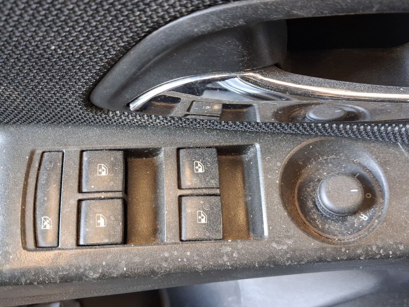 Recambio de mando elevalunas delantero izquierdo para chevrolet cruze (j300) 2.0 cdi referencia OEM IAM 20917577  