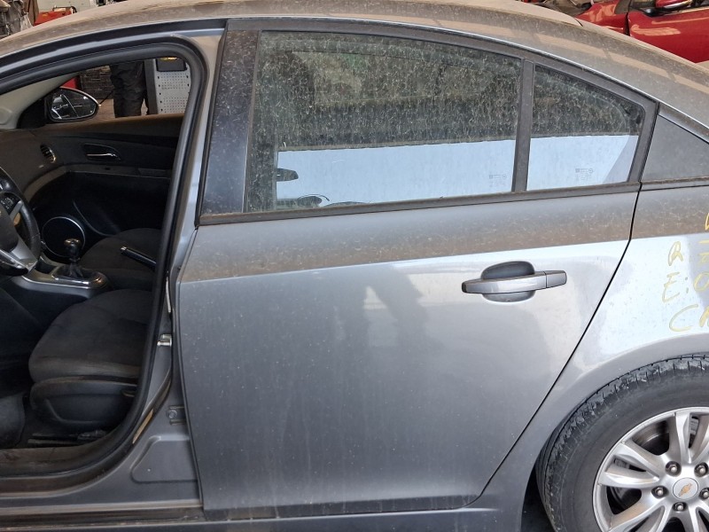 Recambio de puerta trasera izquierda para chevrolet cruze (j300) 2.0 cdi referencia OEM IAM 95987763  