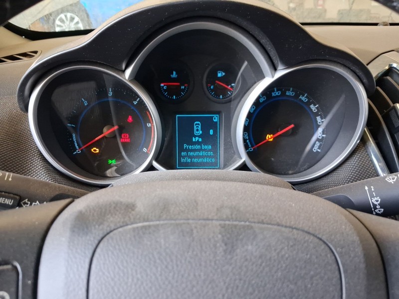 Recambio de cuadro instrumentos para chevrolet cruze (j300) 2.0 cdi referencia OEM IAM 95472851  