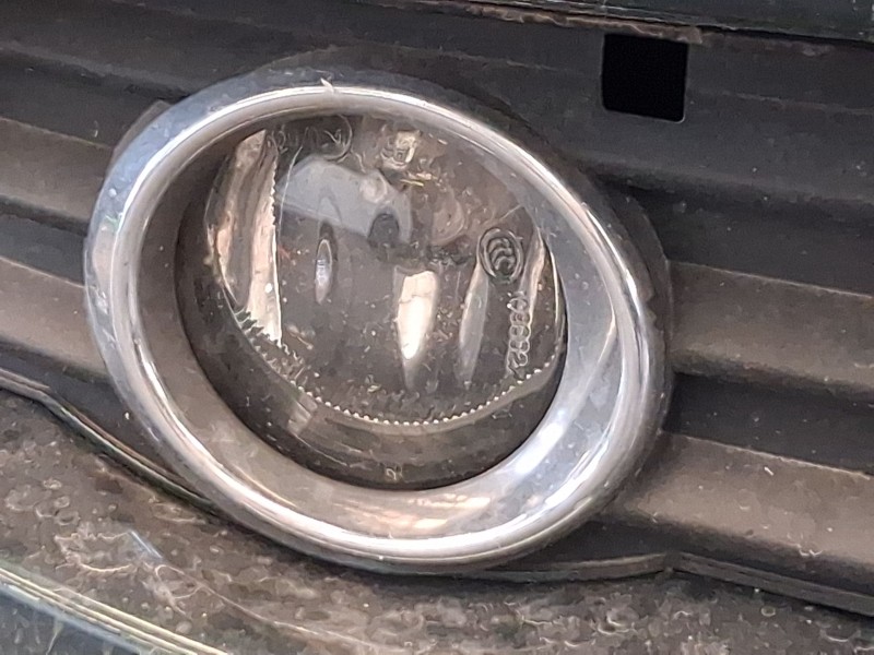 Recambio de faro antiniebla derecho para mercedes-benz clase c (w204) c 220 cdi (204.008) referencia OEM IAM A2518200856  