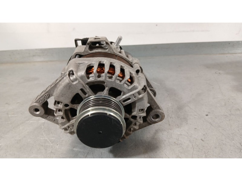 Recambio de alternador para kia rio iv (yb, sc, fb) 1.25 referencia OEM IAM 3730003BA5  
