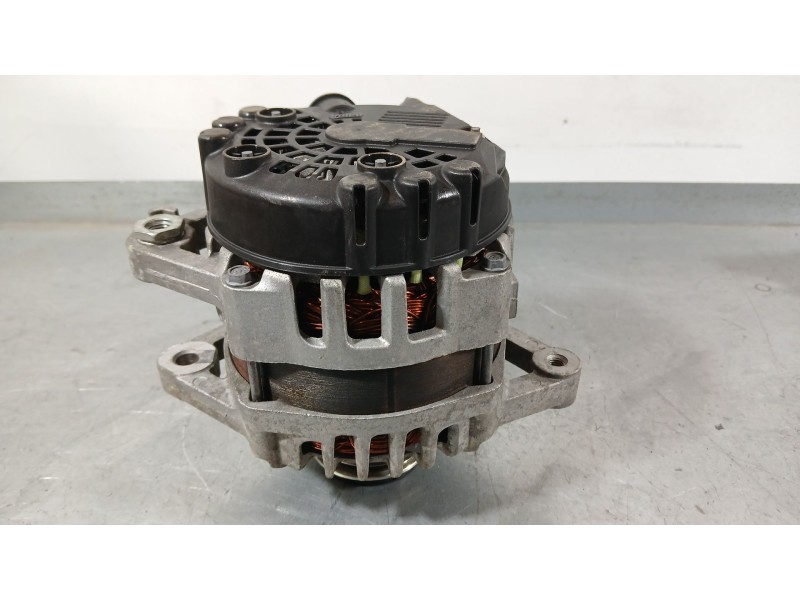 Recambio de alternador para kia rio iv (yb, sc, fb) 1.25 referencia OEM IAM 3730003BA5  