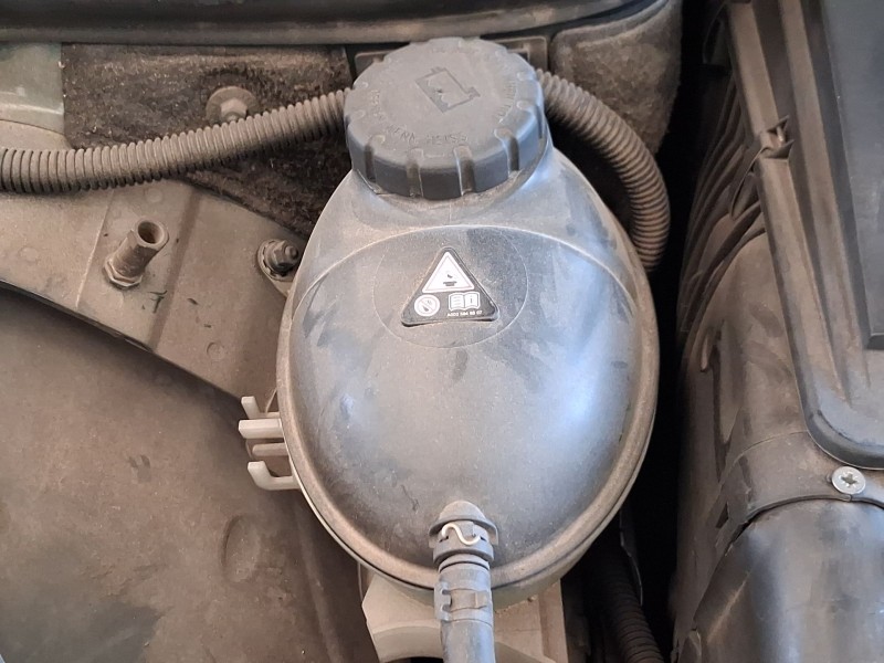 Recambio de deposito expansion para mercedes-benz clase c (w204) c 220 cdi (204.008) referencia OEM IAM A2045000749  