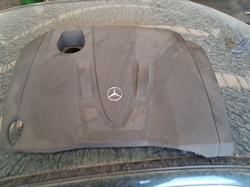 Recambio de tapa motor para mercedes-benz clase c (w204) c 220 cdi (204.008) referencia OEM IAM A204750007564  