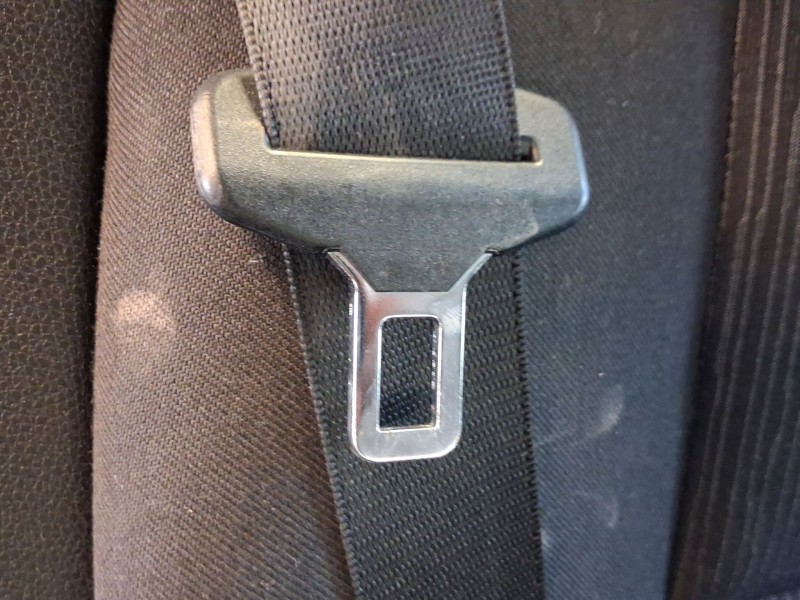 Recambio de cinturon seguridad trasero derecho para mercedes-benz clase c (w204) c 220 cdi (204.008) referencia OEM IAM A2048600
