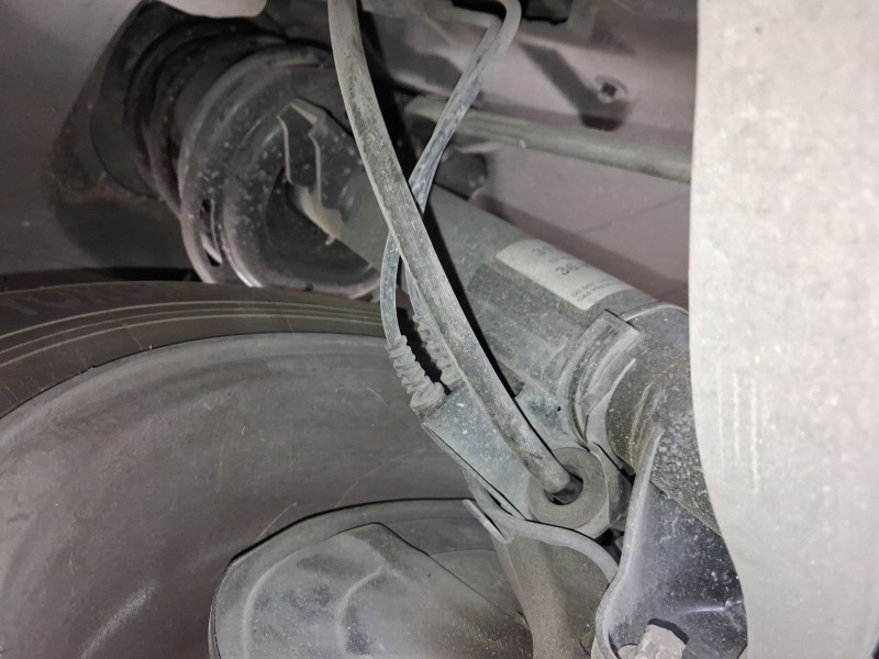 Recambio de amortiguador delantero derecho para mercedes-benz clase c (w204) c 220 cdi (204.008) referencia OEM IAM A20432326006