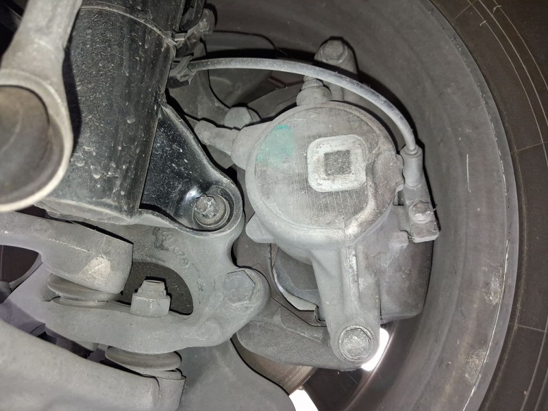 Recambio de pinza freno delantera derecha para mercedes-benz clase c (w204) c 220 cdi (204.008) referencia OEM IAM A2044212481  