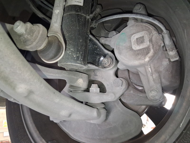 Recambio de mangueta delantera derecha para mercedes-benz clase c (w204) c 220 cdi (204.008) referencia OEM IAM A2043320201  