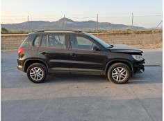VOLKSWAGEN TIGUAN (5N_)