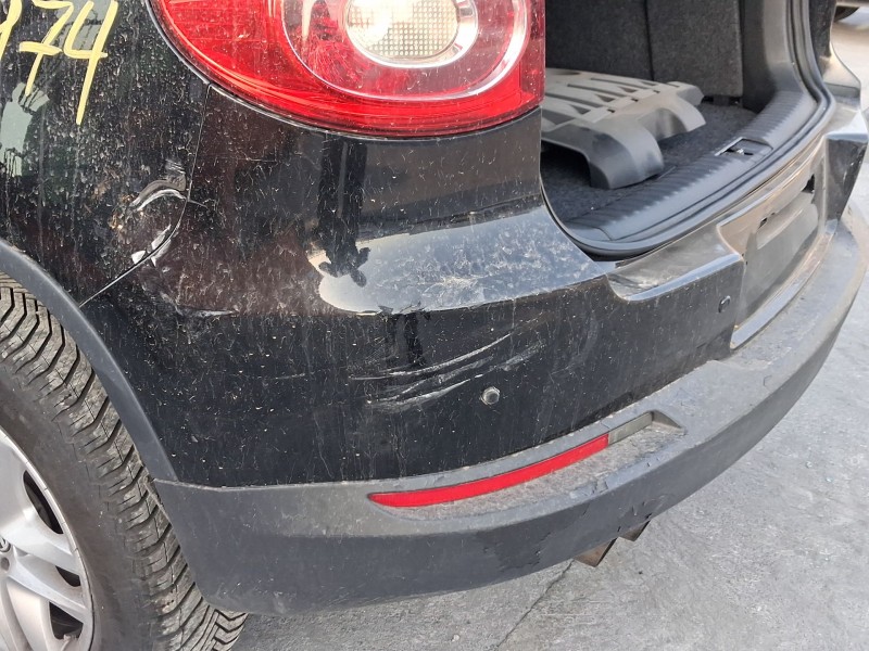 Recambio de paragolpes trasero para volkswagen tiguan (5n_) 2.0 tdi referencia OEM IAM 5N0807421GRU TOCADO ROZADO 