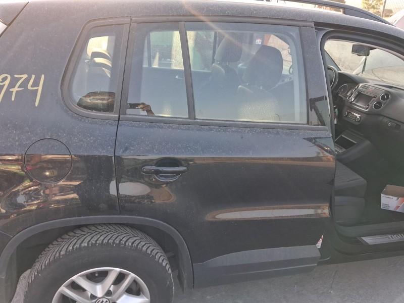 Recambio de puerta trasera derecha para volkswagen tiguan (5n_) 2.0 tdi referencia OEM IAM 5N0833056A  