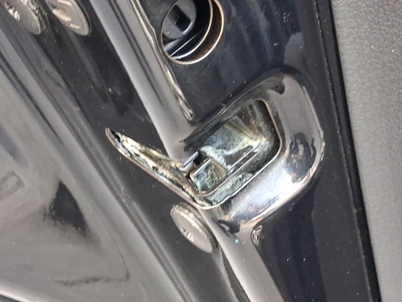 Recambio de cerradura puerta trasera izquierda para volkswagen tiguan (5n_) 2.0 tdi referencia OEM IAM 5N0839015R  