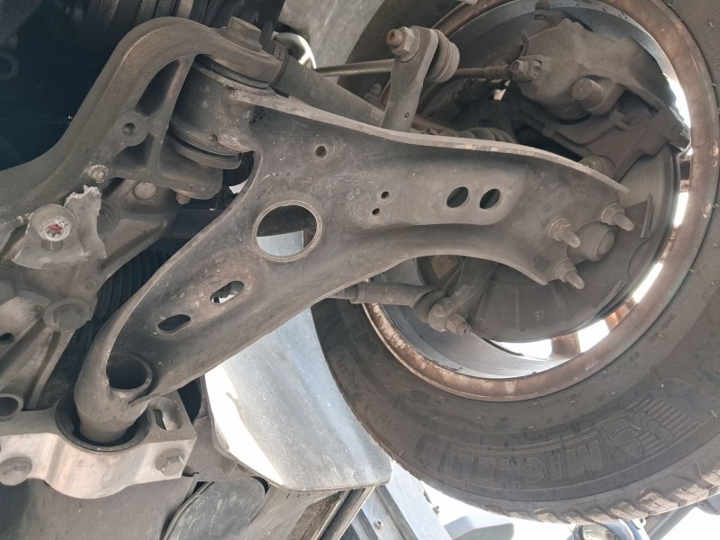 Recambio de brazo suspension inferior delantero izquierdo para volkswagen tiguan (5n_) 2.0 tdi referencia OEM IAM 5N0407151  