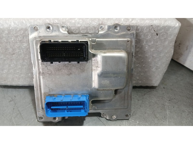 Recambio de centralita motor uce para opel karl (c16) 1.0 referencia OEM IAM 12672780  