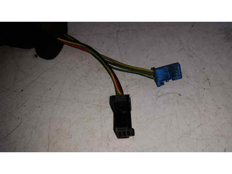 Recambio de retrovisor izquierdo para citroën c4 picasso exclusive referencia OEM IAM  2 CLAVIJAS, 5 Y 3 CABLES ELECTRICO-TOCADO