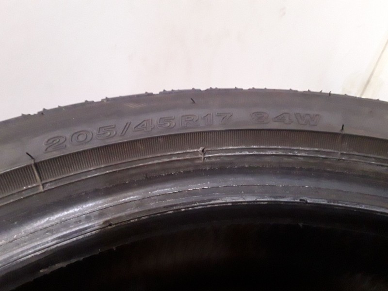 Recambio de neumatico pareja para neumaticos reutilizados - referencia OEM IAM 205451784W BRIDGESTONE 205/45/17/84W