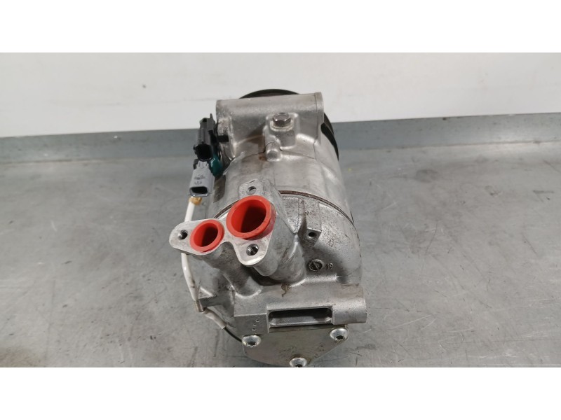 Recambio de compresor aire acondicionado para renault clio v (b7_) tce 90 (b7mt) referencia OEM IAM 926007868R  