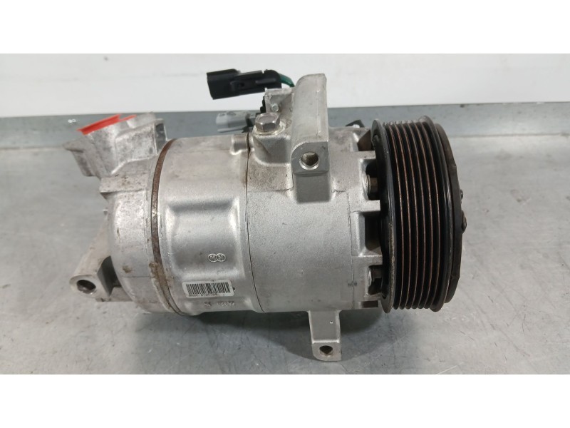 Recambio de compresor aire acondicionado para renault clio v (b7_) tce 90 (b7mt) referencia OEM IAM 926007868R  