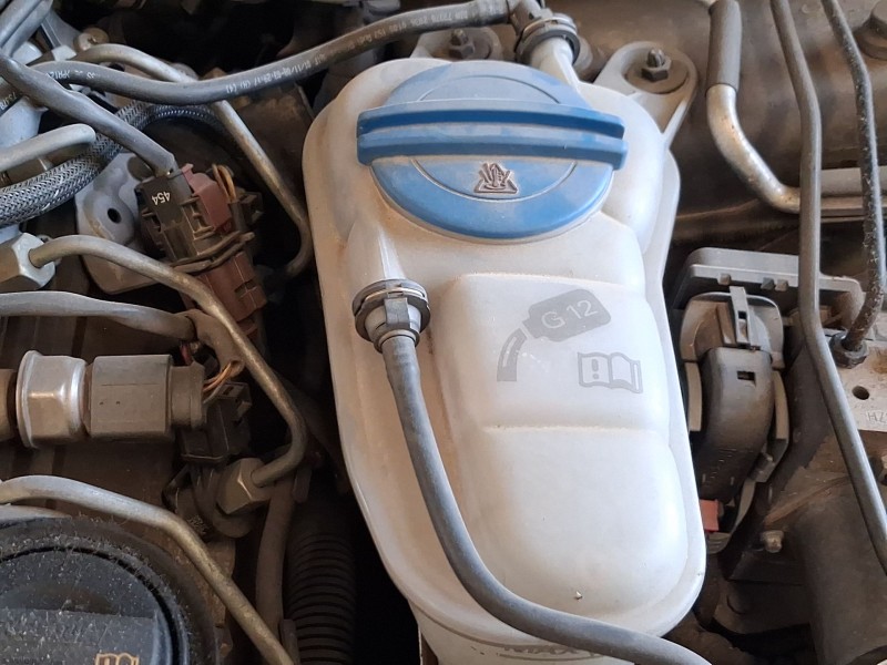 Recambio de deposito expansion para audi a4 b8 avant (8k5) 2.7 tdi referencia OEM IAM 8K0121405R  