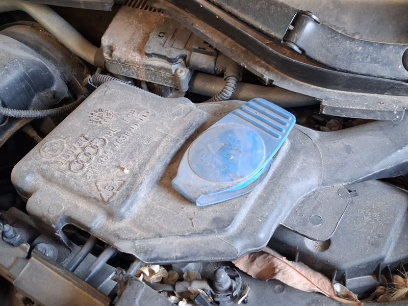Recambio de deposito limpia para audi a4 b8 avant (8k5) 2.7 tdi referencia OEM IAM 8T0955453C  