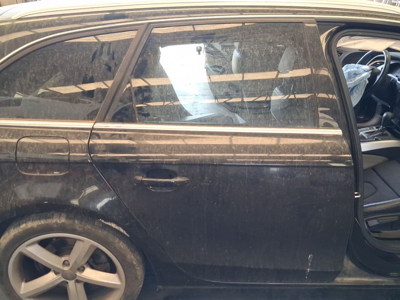 Recambio de puerta trasera derecha para audi a4 b8 avant (8k5) 2.7 tdi referencia OEM IAM 8K9833052D  