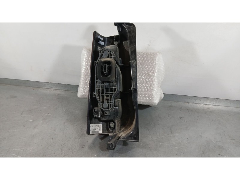 Recambio de piloto trasero derecho para peugeot partner furgoneta/monovolumen (k9) 1.5 bluehdi 100 referencia OEM IAM 9820554880