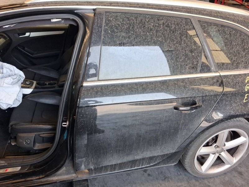 Recambio de puerta trasera izquierda para audi a4 b8 avant (8k5) 2.7 tdi referencia OEM IAM 8K9833051D  