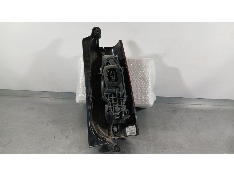 Recambio de piloto trasero izquierdo para peugeot partner furgoneta/monovolumen (k9) 1.5 bluehdi 100 referencia OEM IAM 98192358