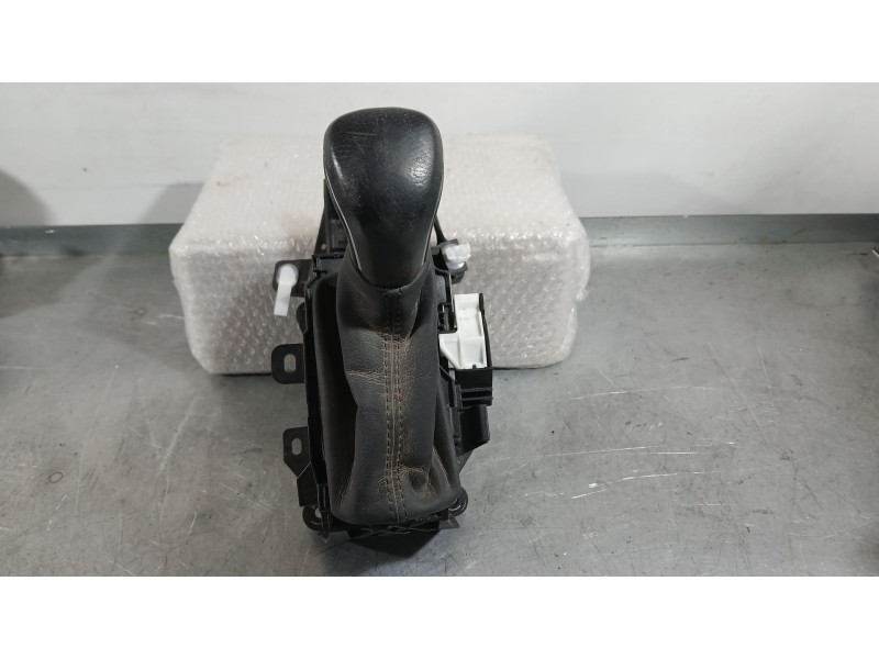 Recambio de palanca cambio para toyota corolla (e21) hybrid active referencia OEM IAM 33560F4050  