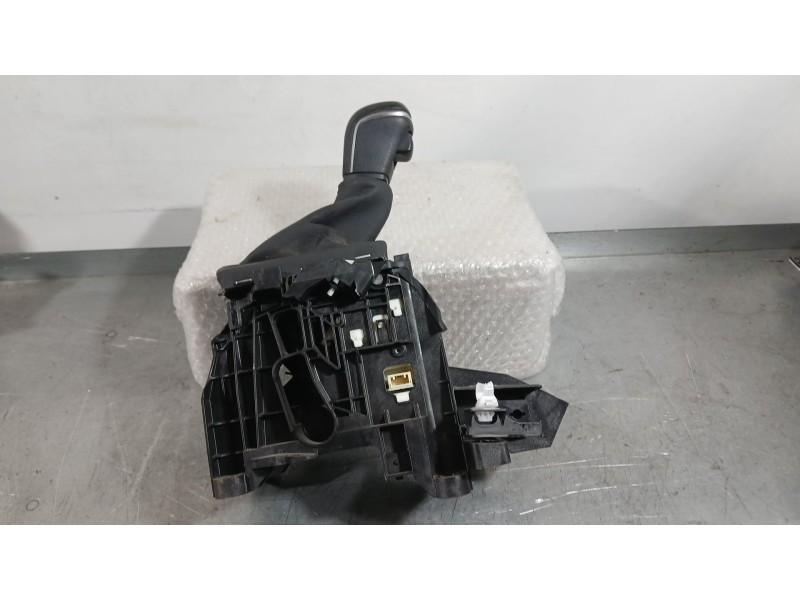 Recambio de palanca cambio para toyota corolla (e21) hybrid active referencia OEM IAM 33560F4050  
