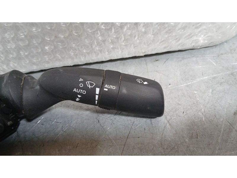 Recambio de mando limpia para toyota corolla (e21) hybrid active referencia OEM IAM   