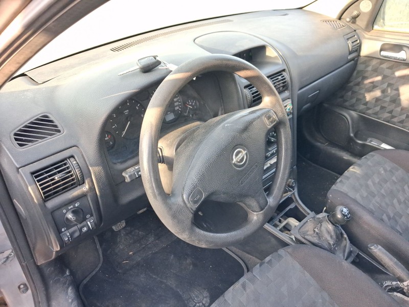 opel astra g hatchback (t98) del año 2001