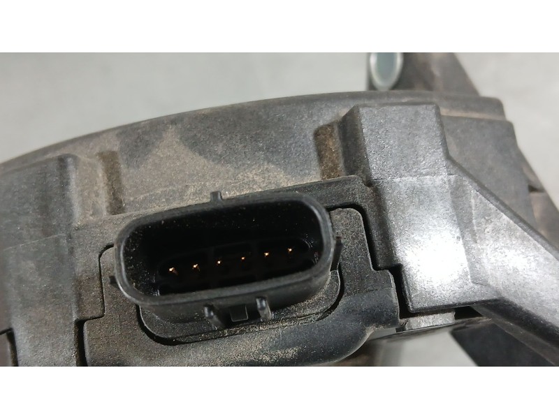 Recambio de potenciometro pedal para toyota corolla (e21) hybrid active referencia OEM IAM 7811002210  