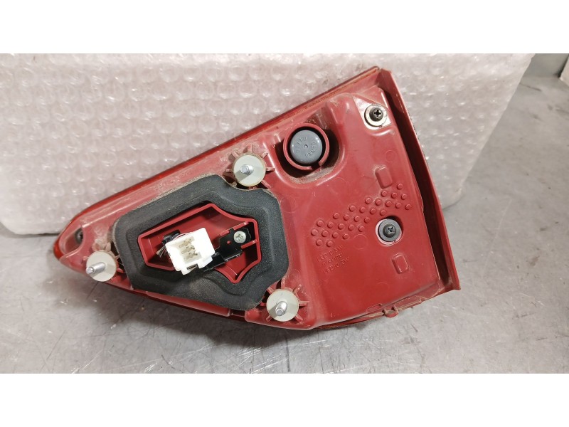 Recambio de piloto trasero izquierdo interior para kia stonic (yb) 1.0 t-gdi referencia OEM IAM 92403H8500  