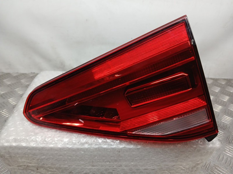 Recambio de piloto trasero derecho interior para volkswagen touran (5t1) 1.6 tdi referencia OEM IAM 5TA945094D VALEO L90059825