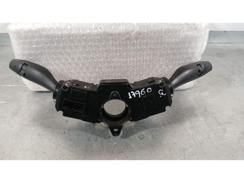Recambio de mando luces y limpia para kia stonic (yb) 1.0 t-gdi referencia OEM IAM 93403H8960  